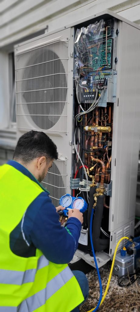 TECHNICIEN
